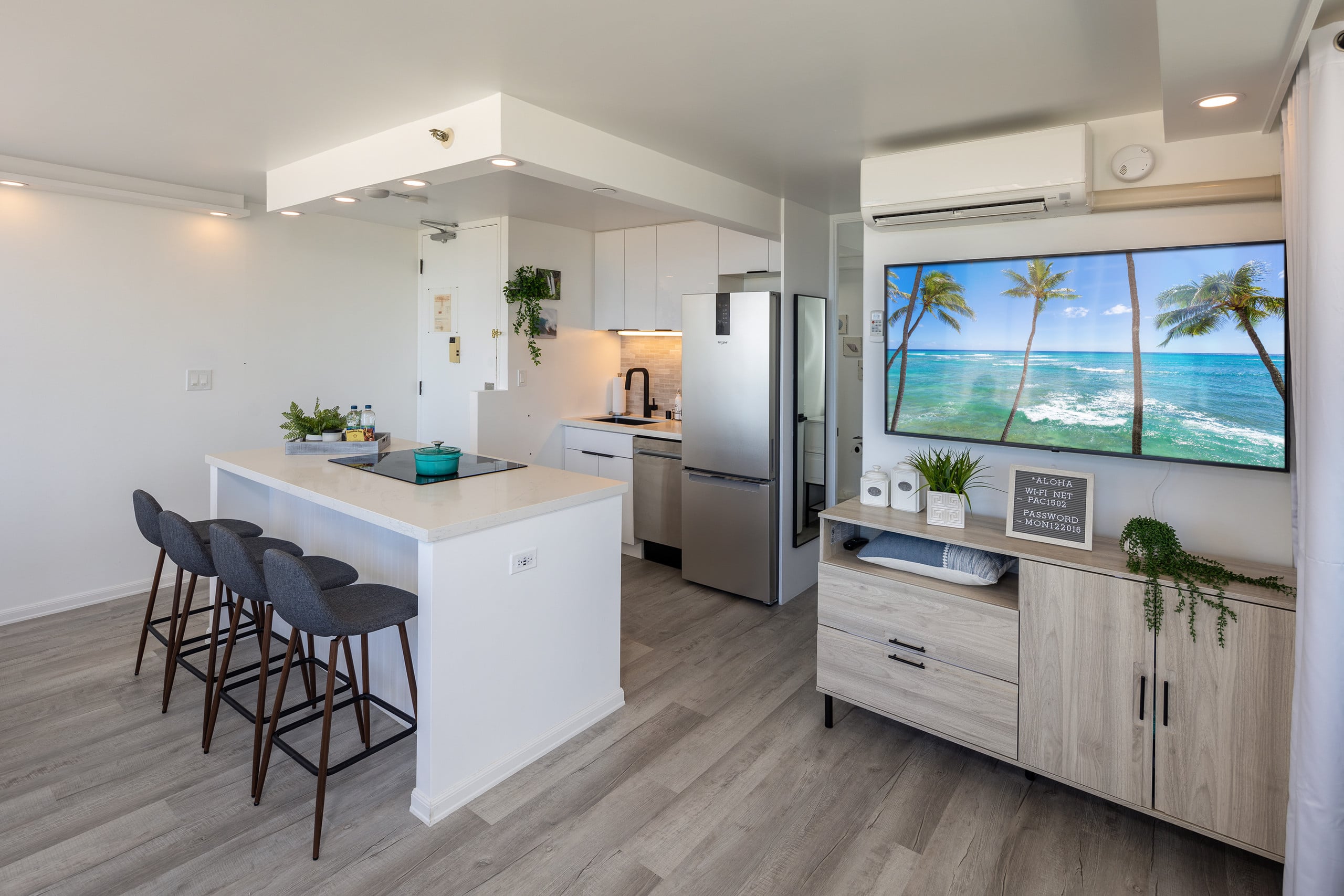 Condo in Honolulu · ★4.88 · 1 bedroom · 2 beds · 1 bath - Image 11