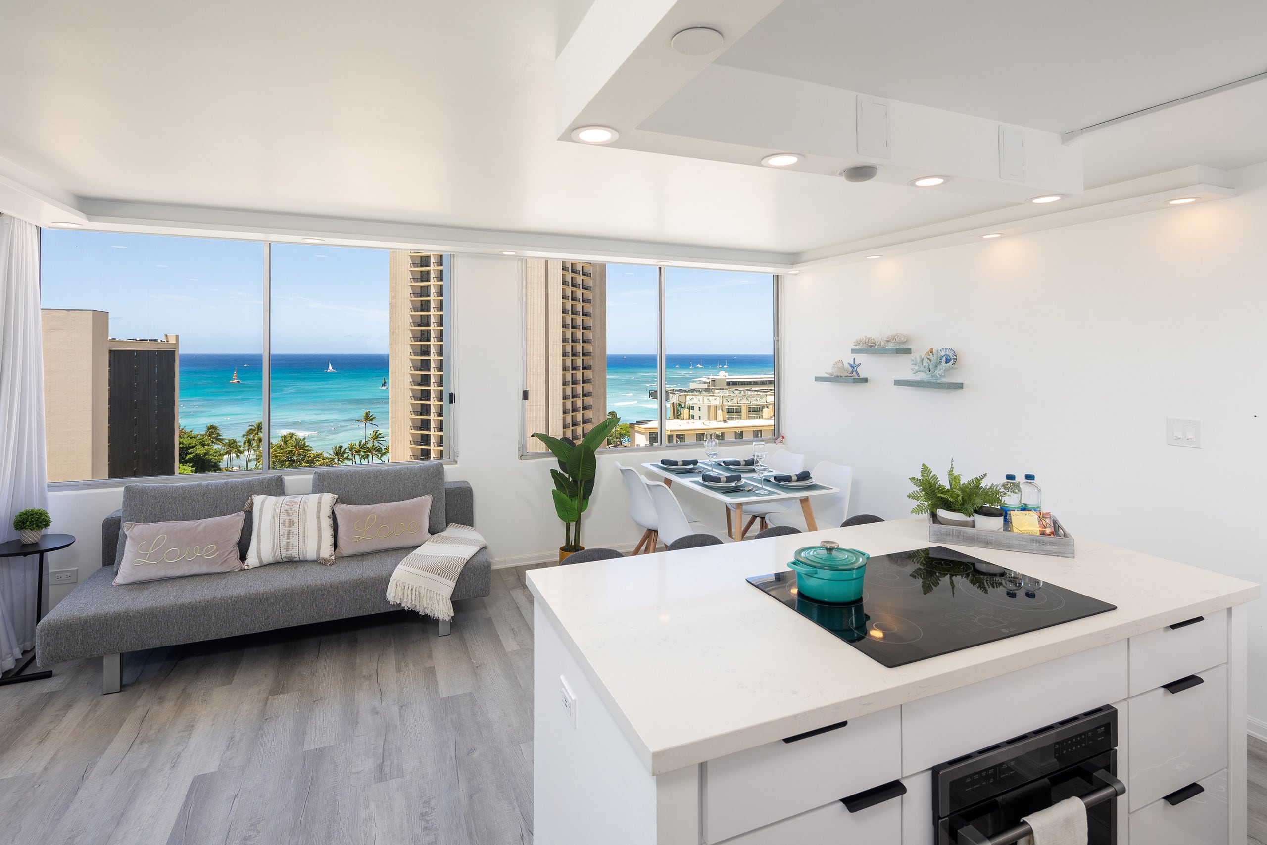 Condo in Honolulu · ★4.88 · 1 bedroom · 2 beds · 1 bath - Image 2