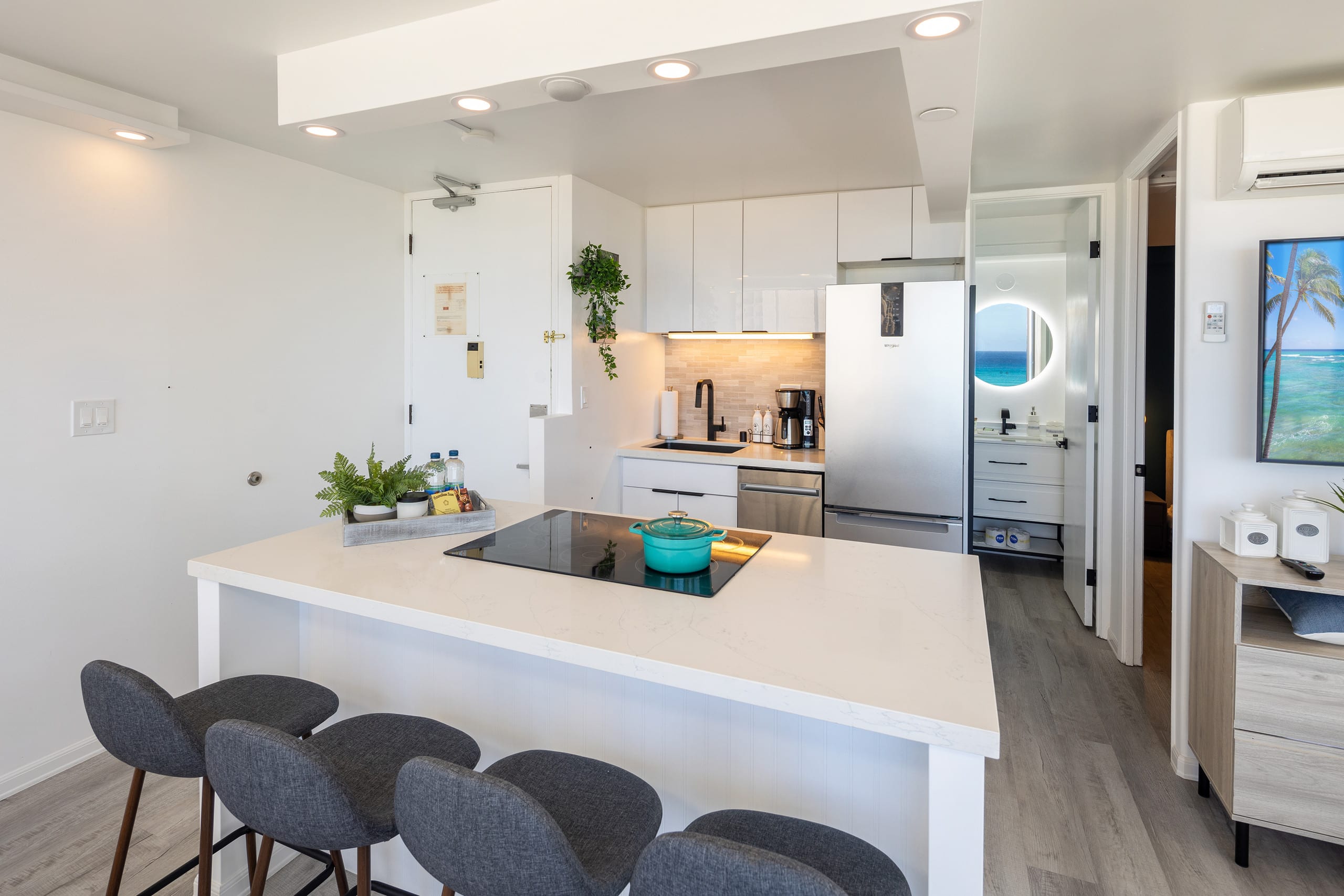 Condo in Honolulu · ★4.88 · 1 bedroom · 2 beds · 1 bath - Image 7