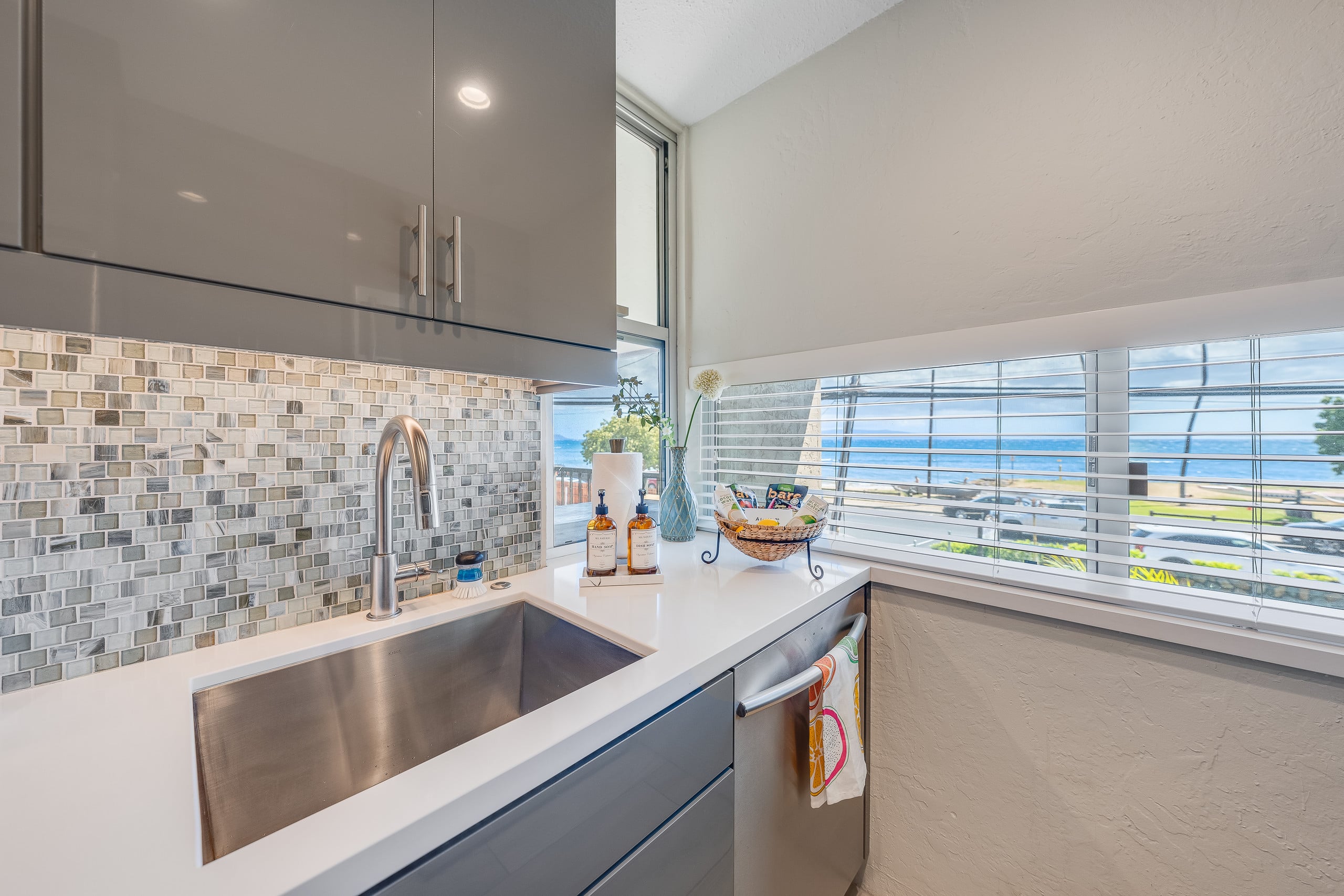 Condo in Kihei · ★4.93 · 2 bedrooms · 2 beds · 2 baths - Image 11