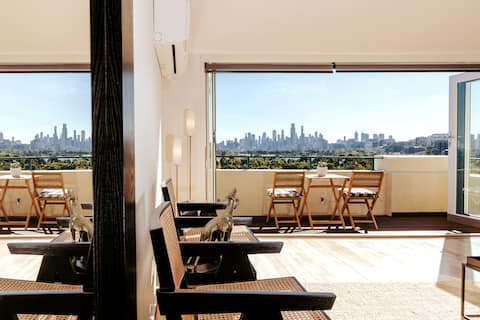 Top Airbnb: Spectacular views over Albert Park in St Kilda