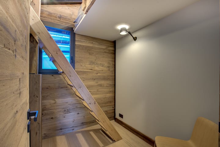 Chumba cha Mezzanine