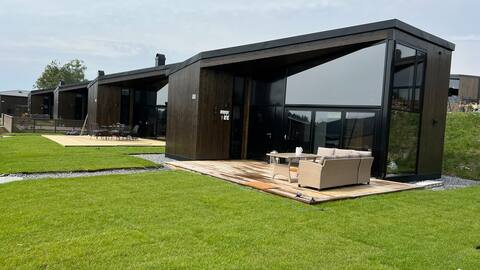 Attractive & smart funkish cabin at Nes Strandhager.