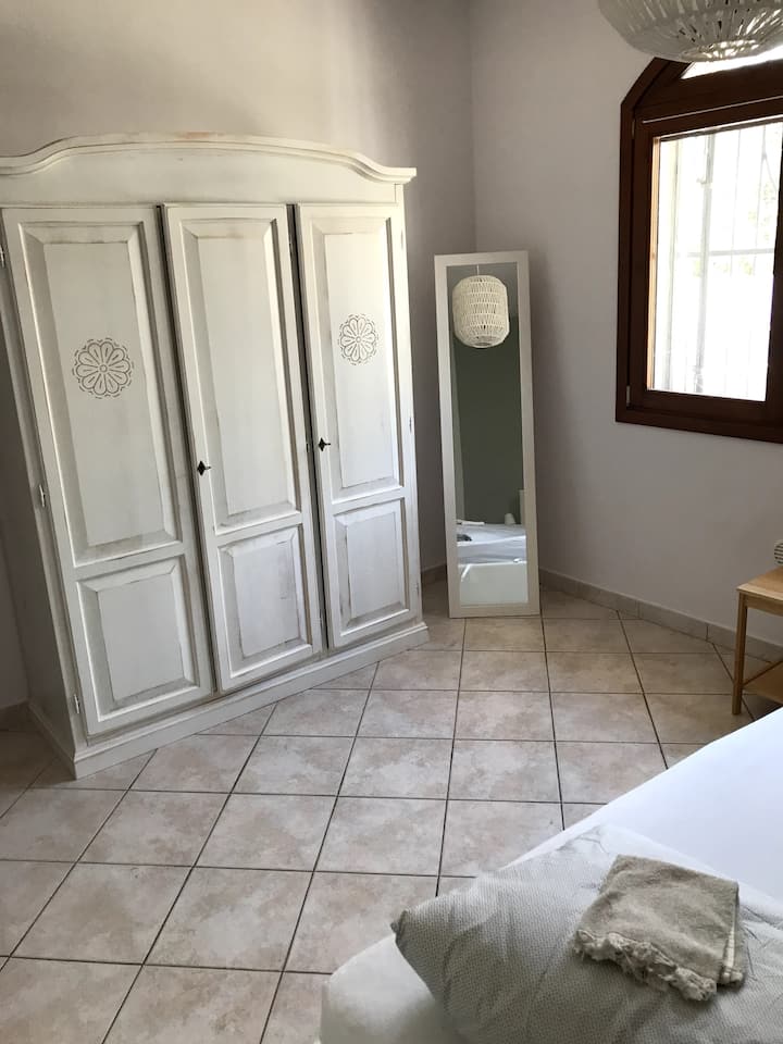 غرفة النوم 2