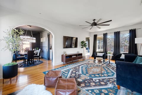 Top Airbnb: Downtown Glamorous House Well Appointed No. 4816 in Peak's Suburban Addition