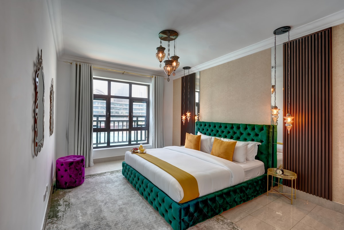 1-Bedroom Apartment · Burj Khalifa View · V 3