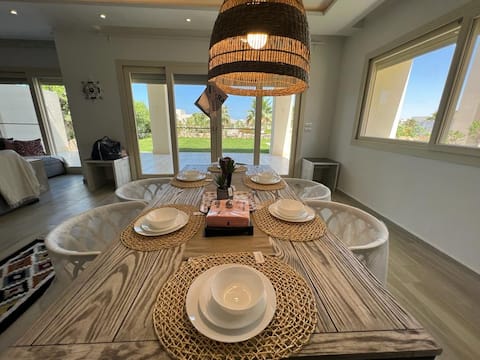 Enjoy The Sea” – 5BR Summer Villa, Hacienda Bay