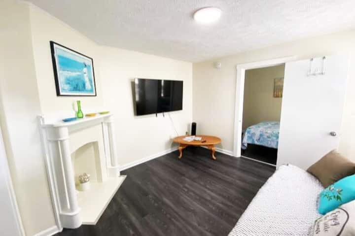 4 Min Walk To The Beach Large 1bd Sleeps 4. Pets - Biddeford, ME