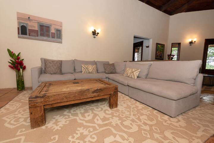 Luxury villa + chef + pool + beautiful gardens gallery image 4