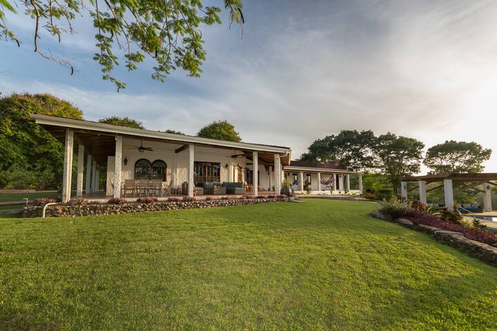 Luxury villa + chef + pool + beautiful gardens gallery image 3