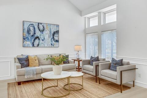 Beautifully Remodeled Corona Home w/ Private Pool