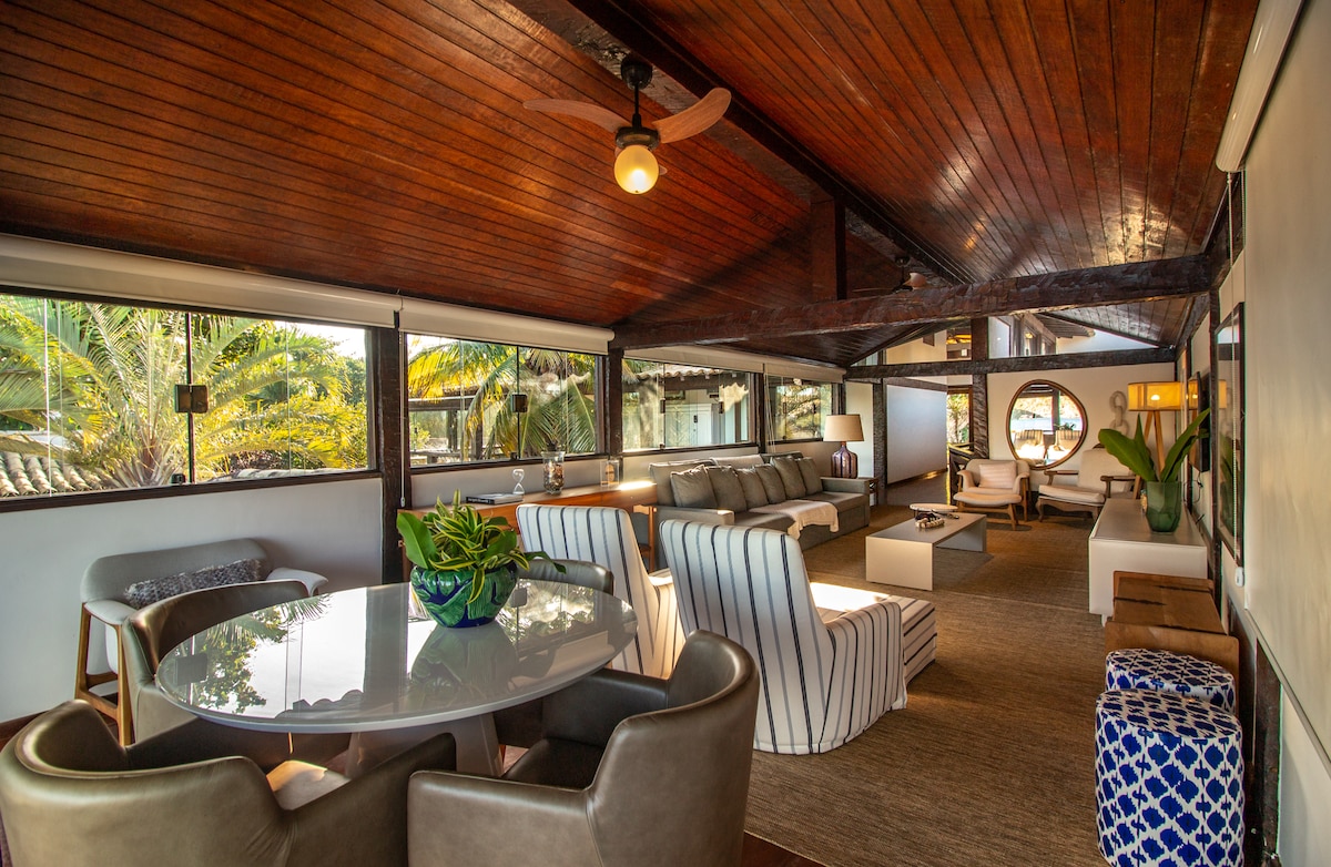 Imóvel de sucesso: House with 5 En-suites on the sand of Ferradura Beach em Armação Dos Búzios