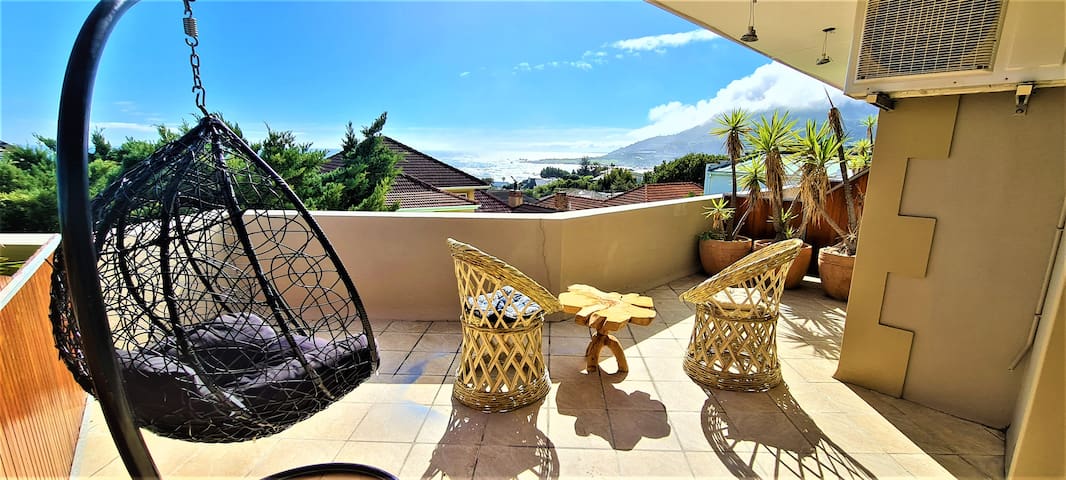 Big house in Camps Bay with ocean view-14 people