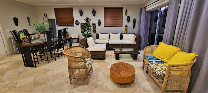 Big House In Camps Bay With Ocean View-14 People - Cape Town