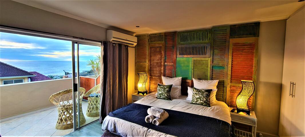 Big house in Camps Bay with ocean view-14 people gallery image 2