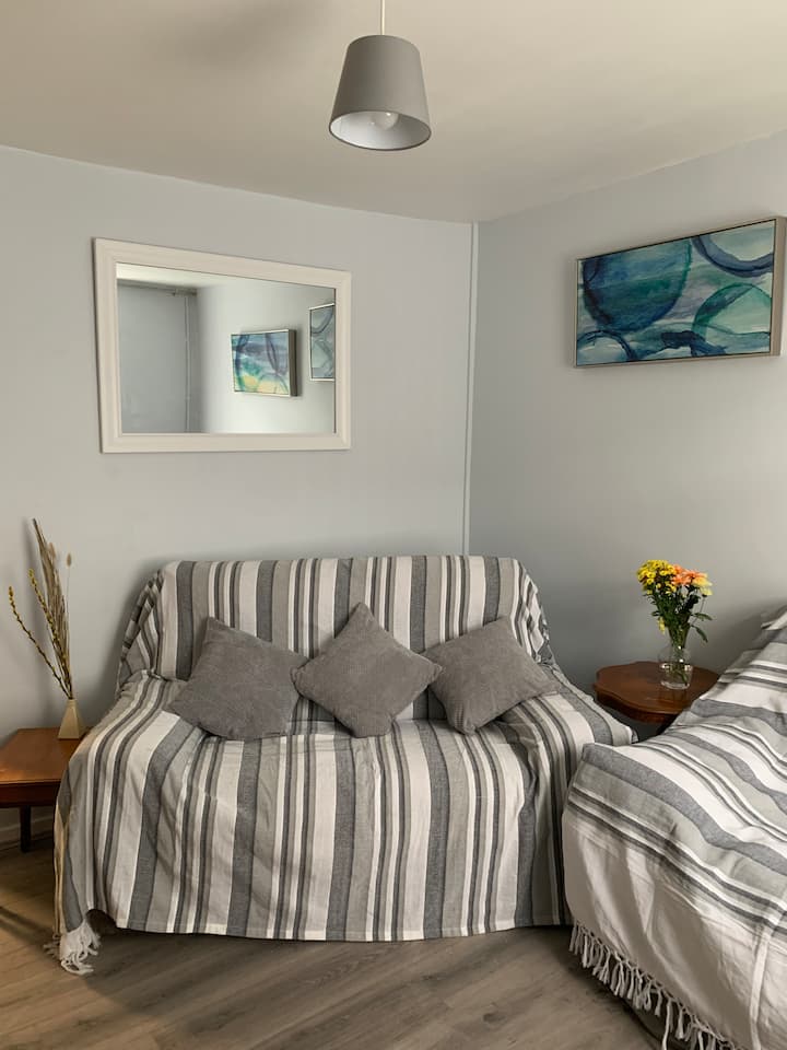 Miskin Cottage - South Wales