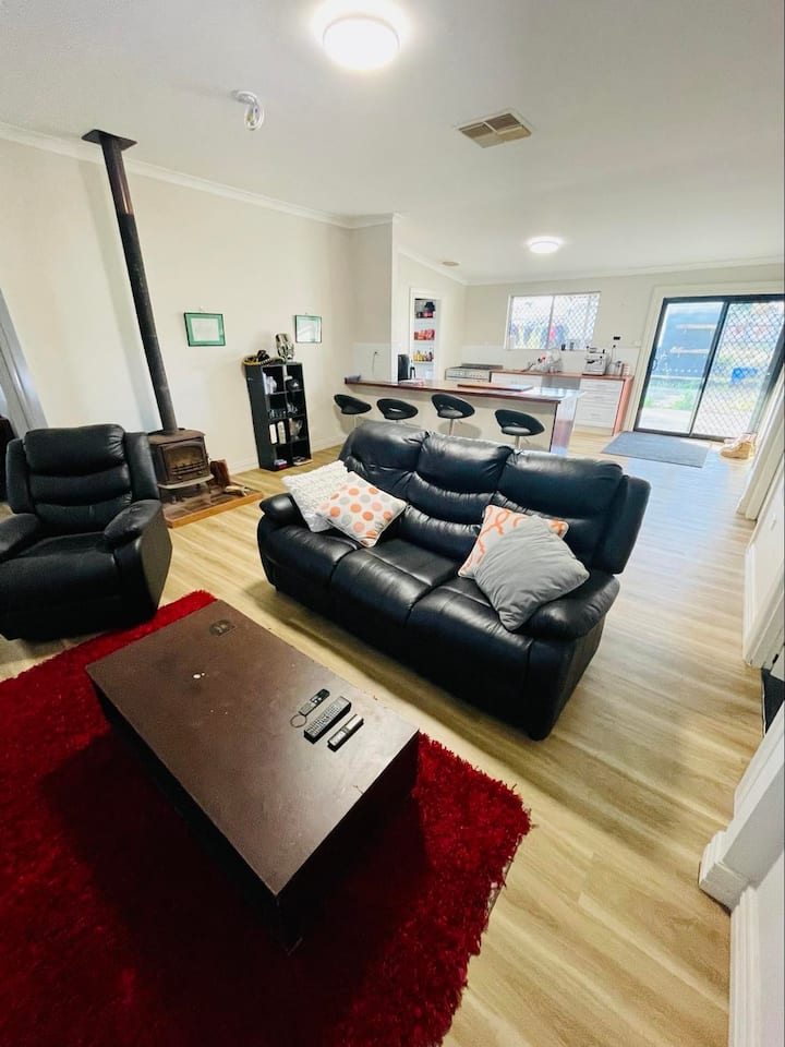 Renovated And Ready - Kalgoorlie - Boulder