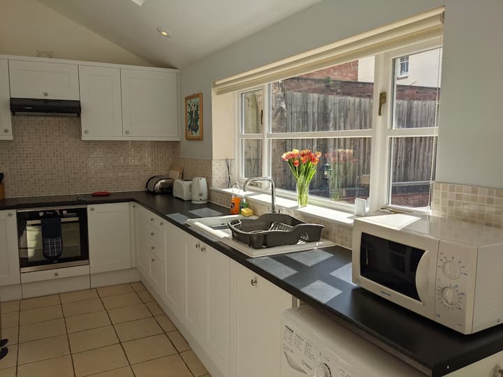 5 Bedroom House in Center of Royal Leamington Spa