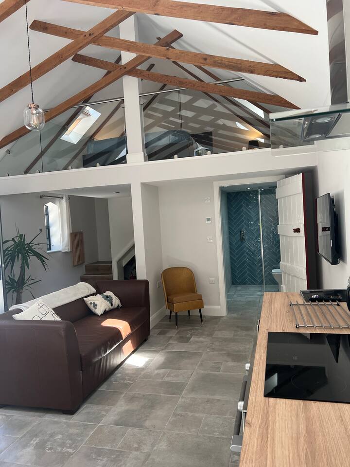 18th Century Stable, Luxury Rural Barn Conversion. - Cardigan