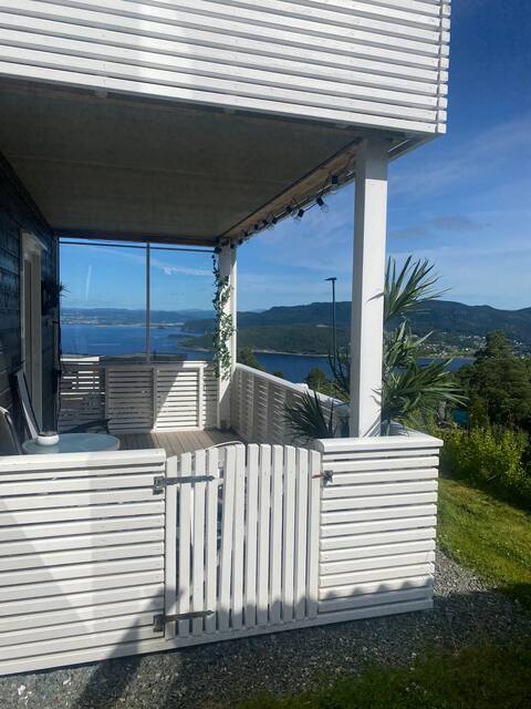 Apartment with a view in a fun