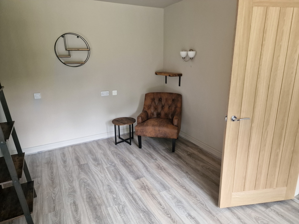 2 Bedroom Cottage at Oakmere — Cheshire holiday cottage photo 6