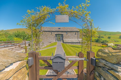 Luxury Barn - secret valley retreat