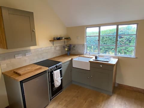 Successful Airbnb property: Orchard cabin - rural Herefordshire Wye valley in County Of Herefordshire