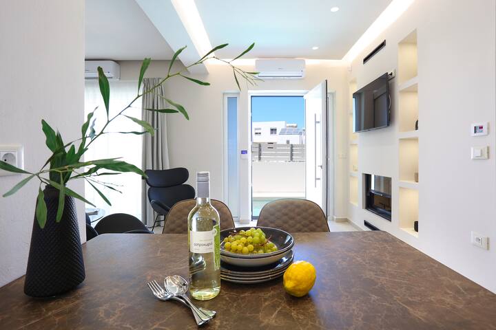 Villa Constantino with heated pool gallery image 5