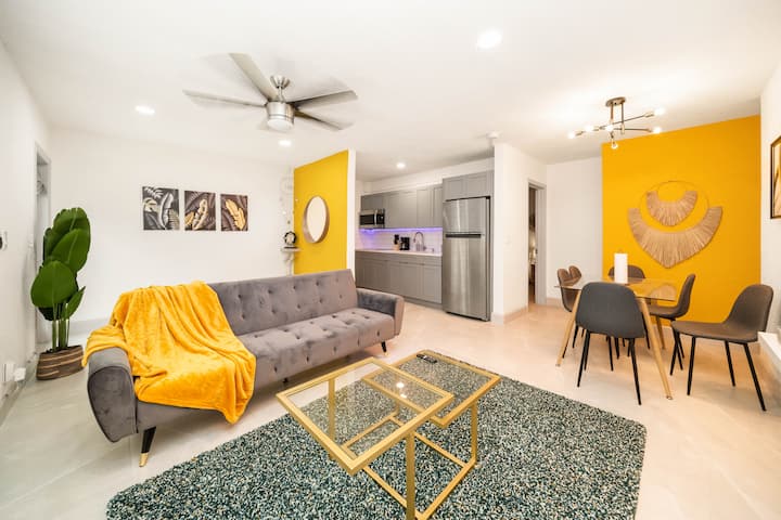 Luxury 5br Multiplex W/ 2 Hot Tubs + Free Parking - Fort Lauderdale
