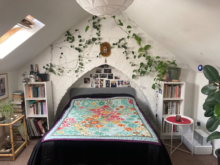 Private attic room close to town Houses for Rent in Dublin 8, County Dublin, Ireland Airbnb