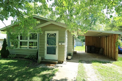 Pleasant little house, not far from downtown.