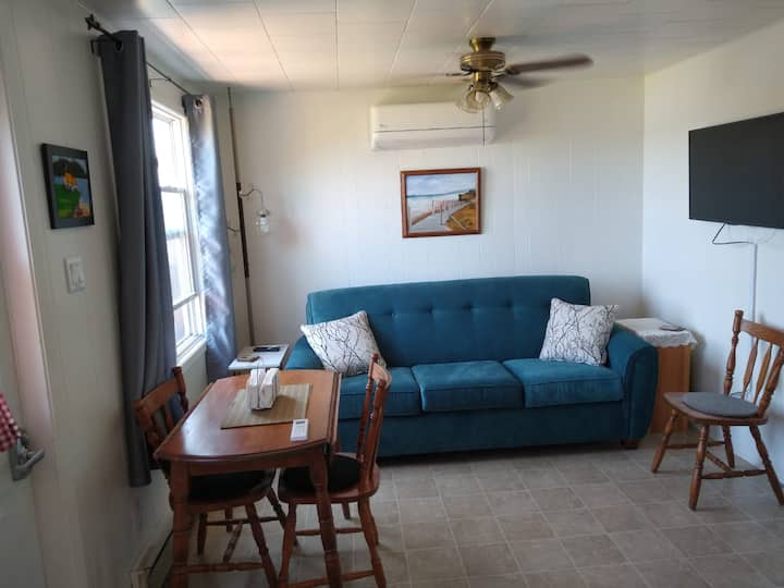 Lakefront Cottage With Hot Tub 2br - Inverness
