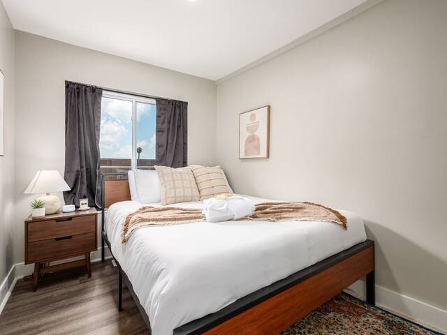 THE SKYSCRAPER IN HEART OF COLUMBUS gallery image 3