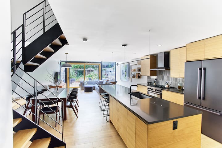 Stylish and Spacious Home – Ideal for Adult Family