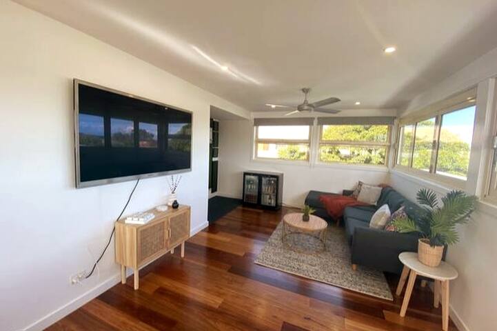 Torquay – 800m to Front Beach Modern 4 Br/8 Beds gallery image 5