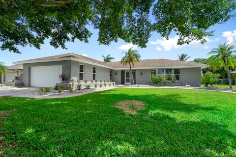 Beautifully Updated 3 Bed/2 bath Pool Home