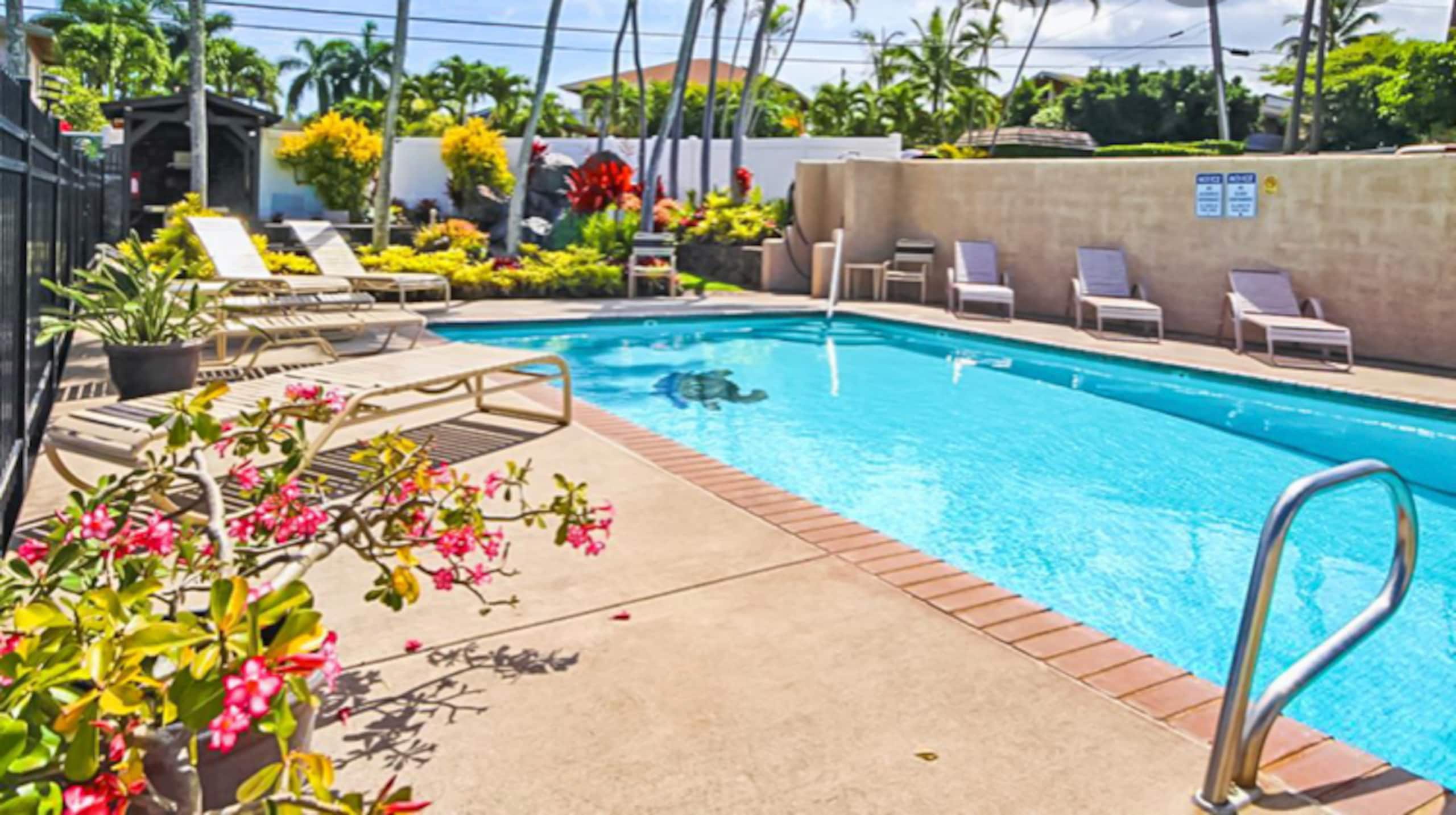 Condo in Lahaina · ★4.96 · 1 bedroom · 2 beds · 1 private bath - Image 41