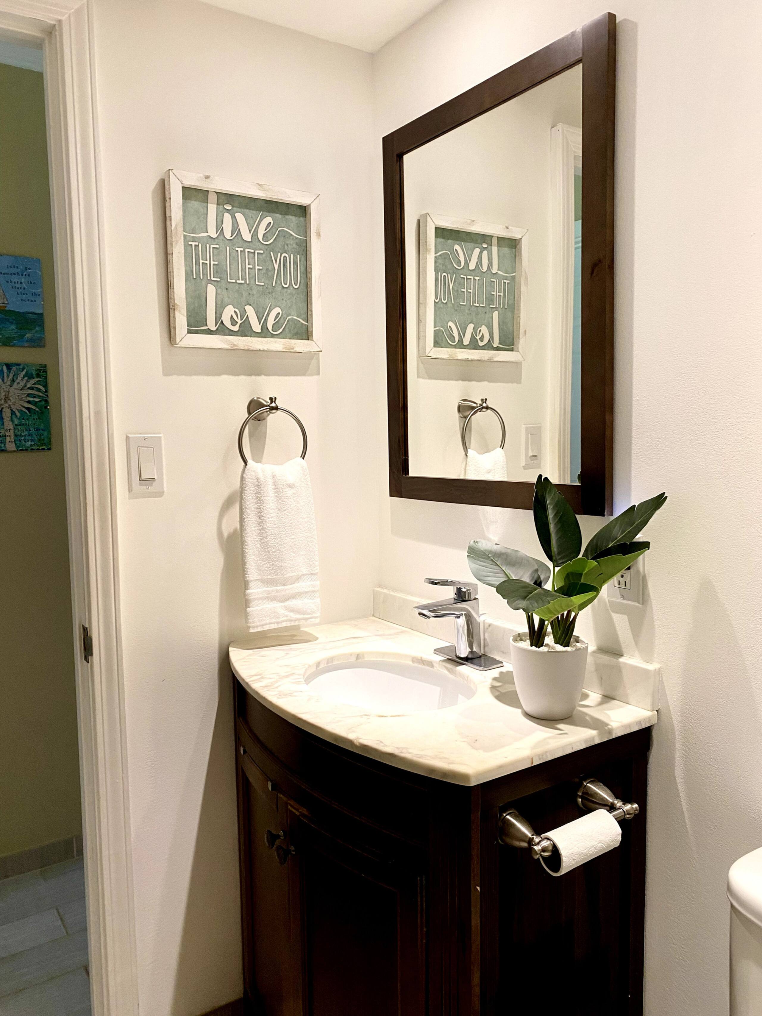 Condo in Lahaina · ★4.96 · 1 bedroom · 2 beds · 1 private bath - Image 32