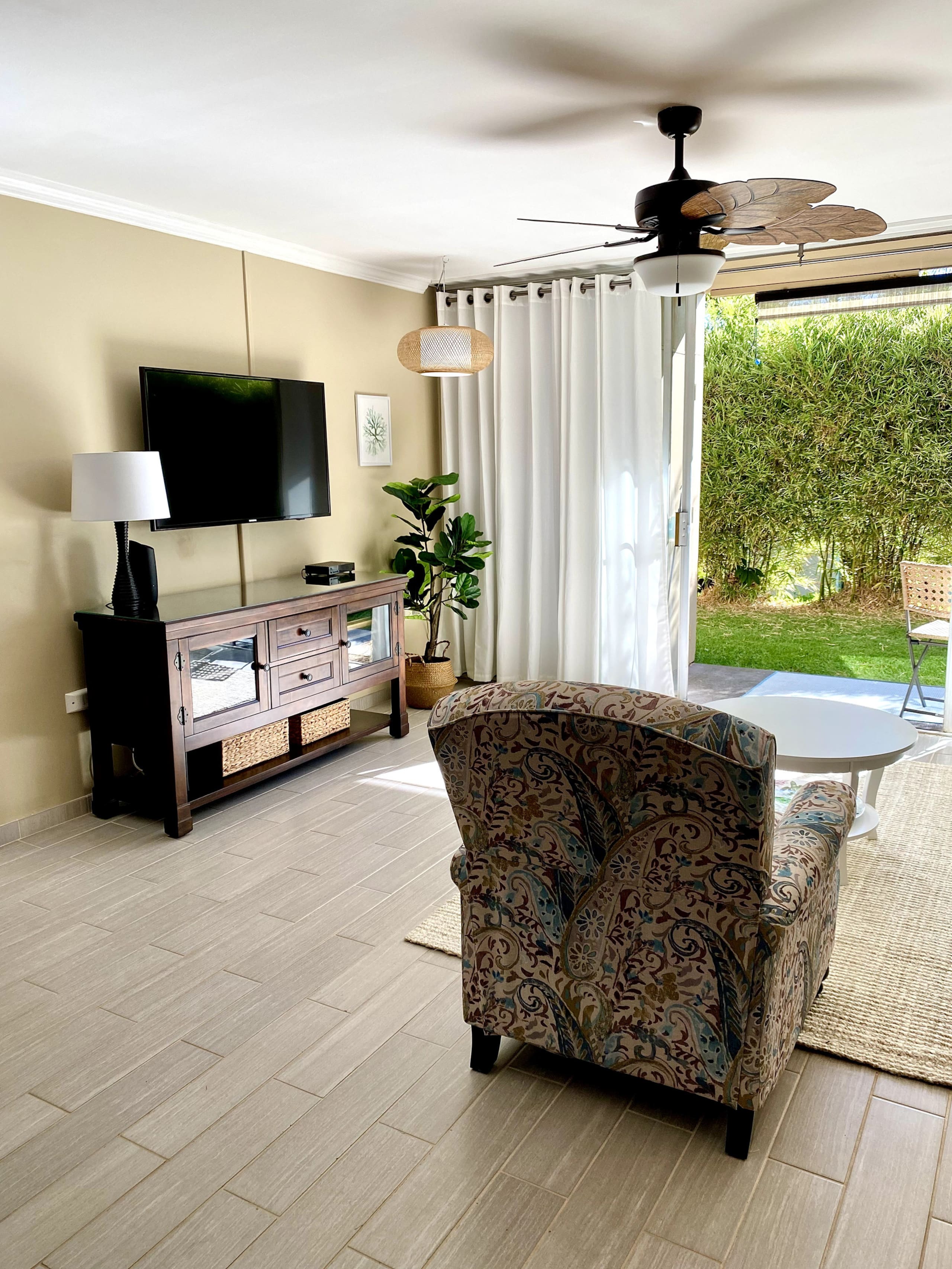 Condo in Lahaina · ★4.96 · 1 bedroom · 2 beds · 1 private bath - Image 1