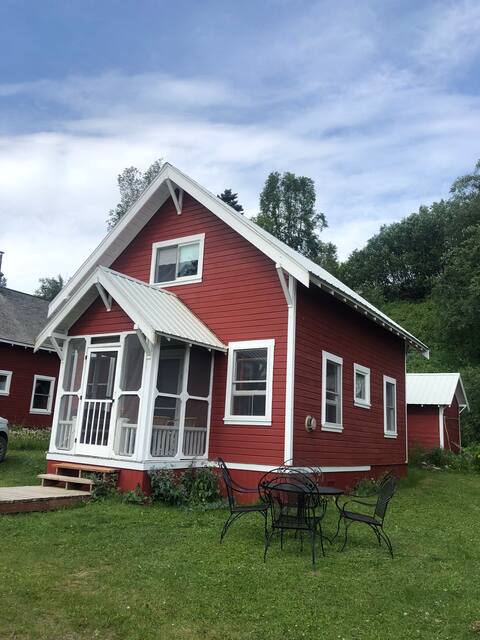 Historic Kennicott Copper Cottage