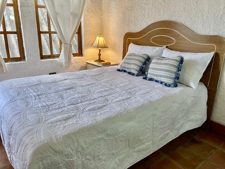 Quarto com cama de casal