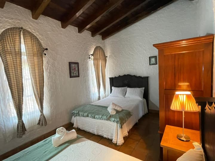 Quarto de casal com 2 camas de casal