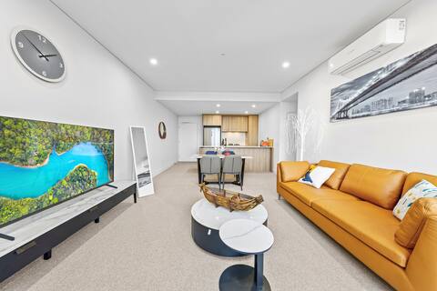 Luxury Moderm 2 Beds Apt Near Olympic Park Free P.