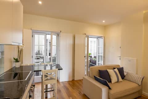 Anúncio popular: Studio. Terrace. 20 min city center by bus. Beach em União Das Freguesias De Aldoar, Foz Do Douro E Nevogilde