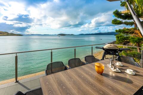 Yacht Club Villa 17 by HIHA