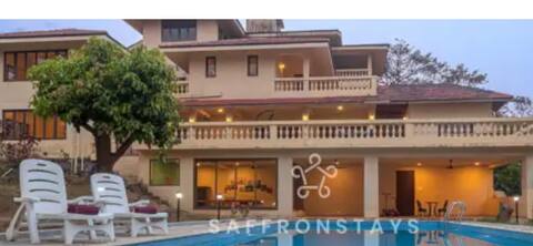 Luxury 7 bedroom pool,5star villa by Vanita 20 bed