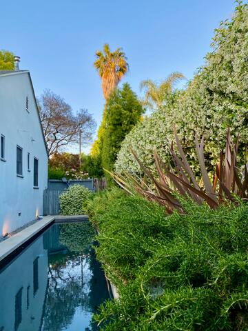 Family Home: Private Yard, Pool, and Guest House gallery image 4