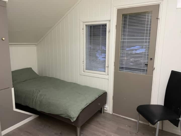 Dhoma e gjumit 5. me ballkon
Kati i dytë