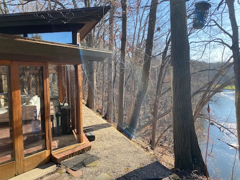 Usonian Frank LLoyd Wright inspired River House
