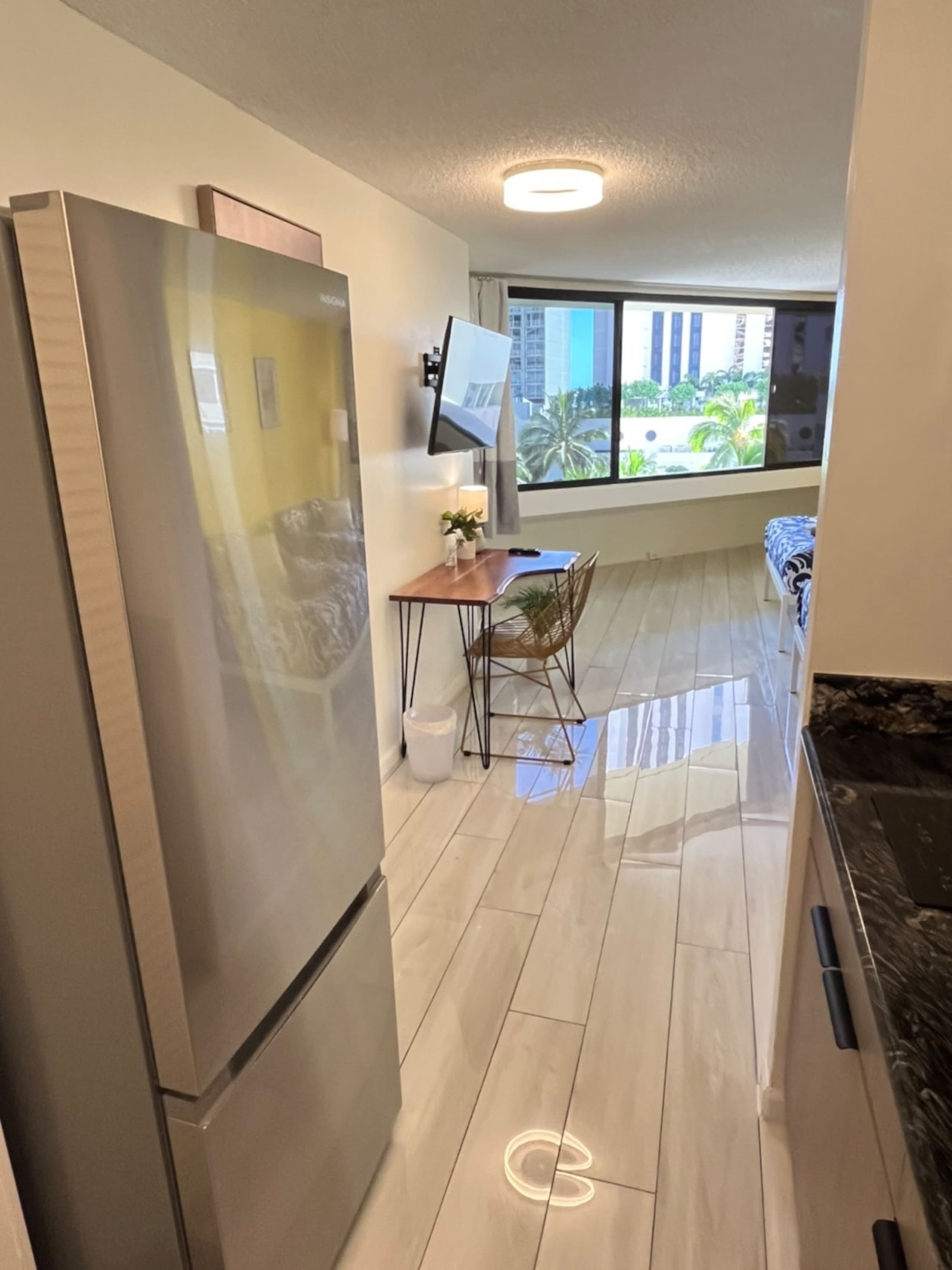 Condo in Honolulu · ★4.69 · 1 bedroom · 2 beds · 1 private bath - Image 8